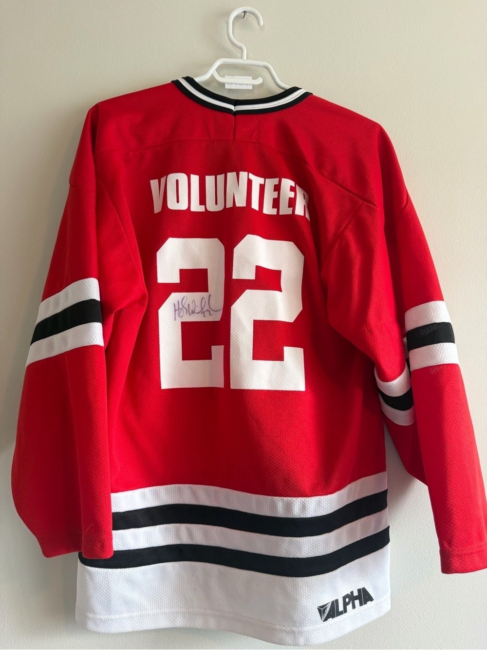 Hayley Wickenheiser Signed Female World Hockey Festival Volunteer Jersey L/XL